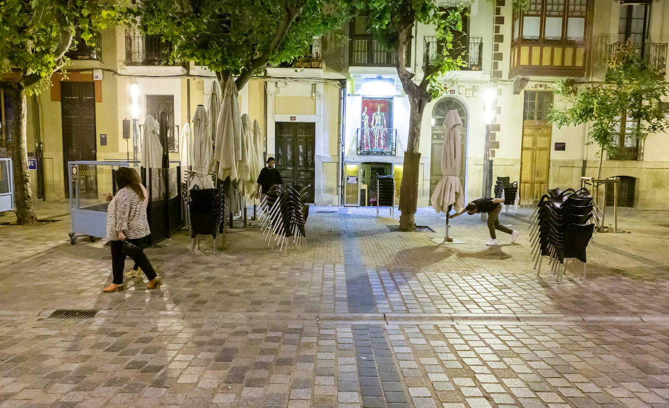 Fotos: La fiesta sigue en el parque del Ebro