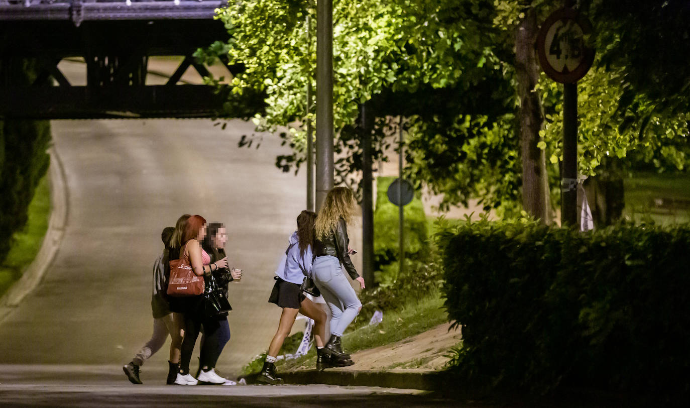 Fotos: La fiesta sigue en el parque del Ebro