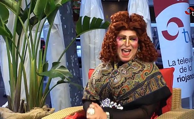 Bárbara, la reina de la pantaloneta, en estado puro