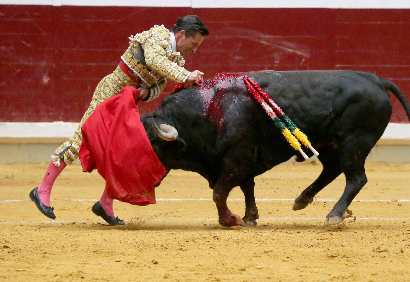 Antonio Ferrera ha cortado una oreja en el mano a mano con un Diego Urdiales que no ha tenido suerte con su lote