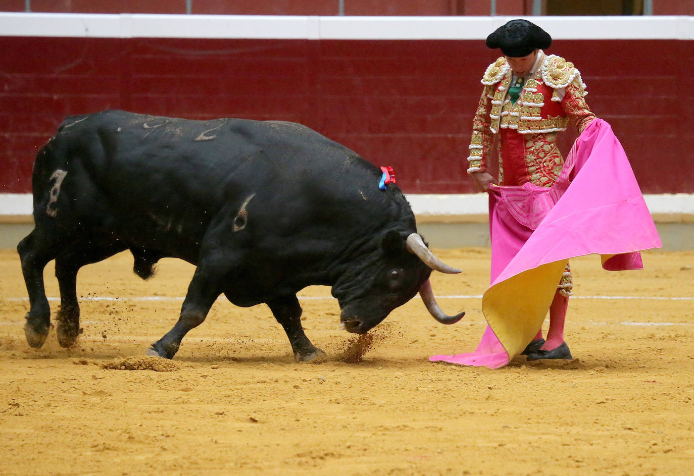 Antonio Ferrera ha cortado una oreja en el mano a mano con un Diego Urdiales que no ha tenido suerte con su lote