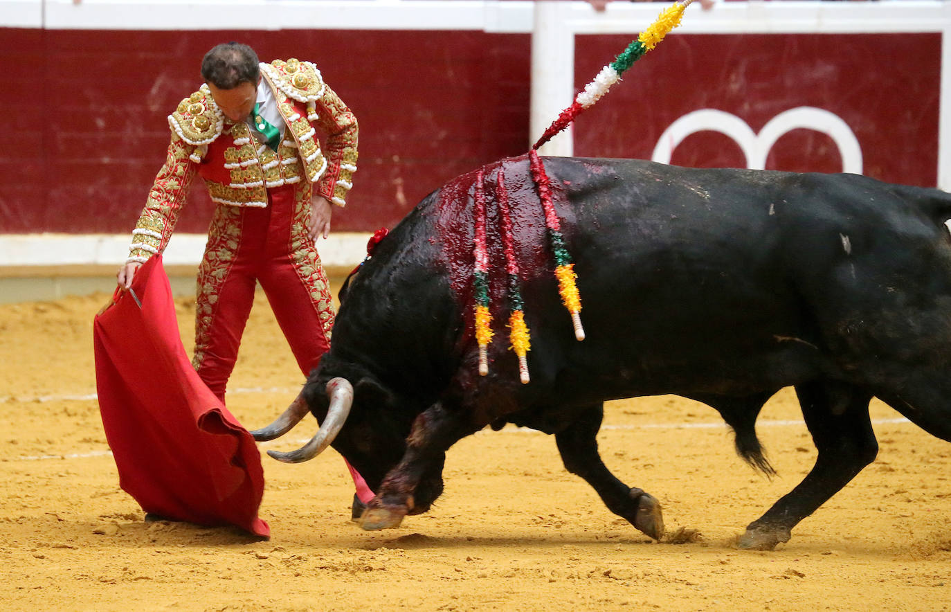 Antonio Ferrera ha cortado una oreja en el mano a mano con un Diego Urdiales que no ha tenido suerte con su lote