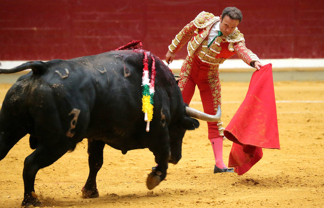 Antonio Ferrera ha cortado una oreja en el mano a mano con un Diego Urdiales que no ha tenido suerte con su lote