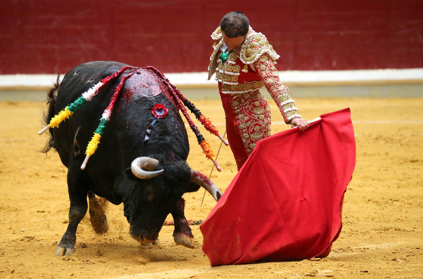 Antonio Ferrera ha cortado una oreja en el mano a mano con un Diego Urdiales que no ha tenido suerte con su lote