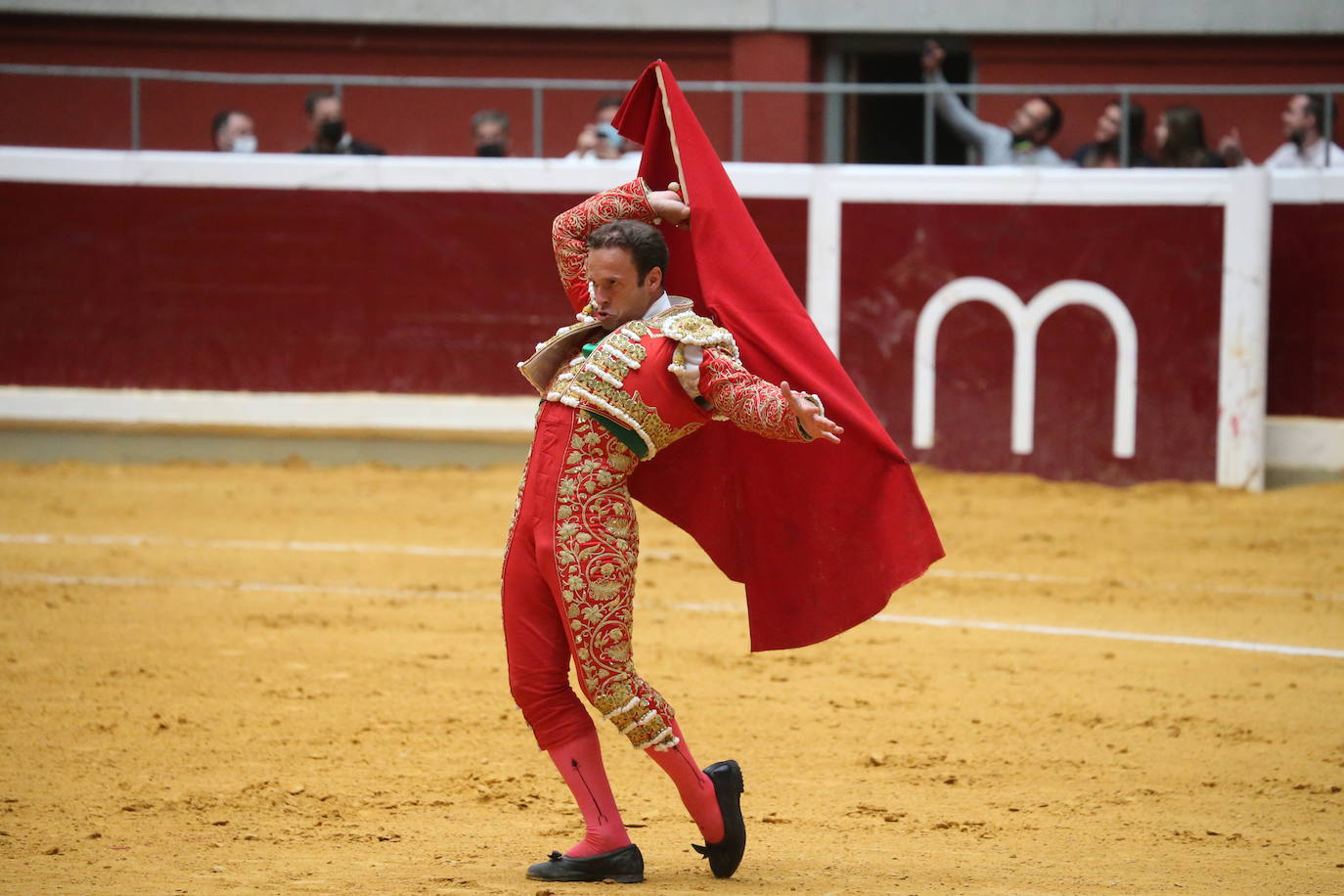 Antonio Ferrera ha cortado una oreja en el mano a mano con un Diego Urdiales que no ha tenido suerte con su lote