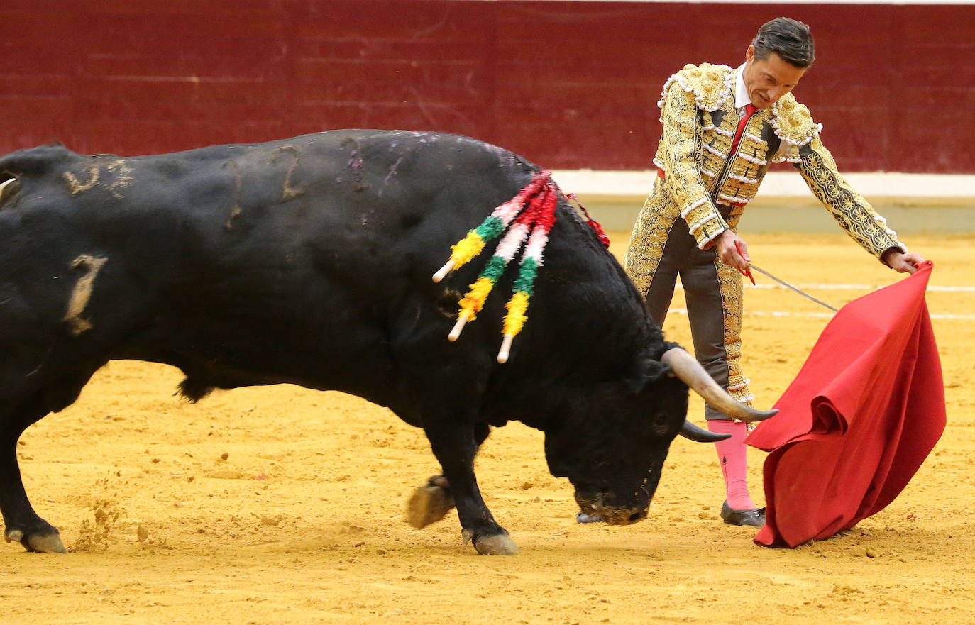 Antonio Ferrera ha cortado una oreja en el mano a mano con un Diego Urdiales que no ha tenido suerte con su lote