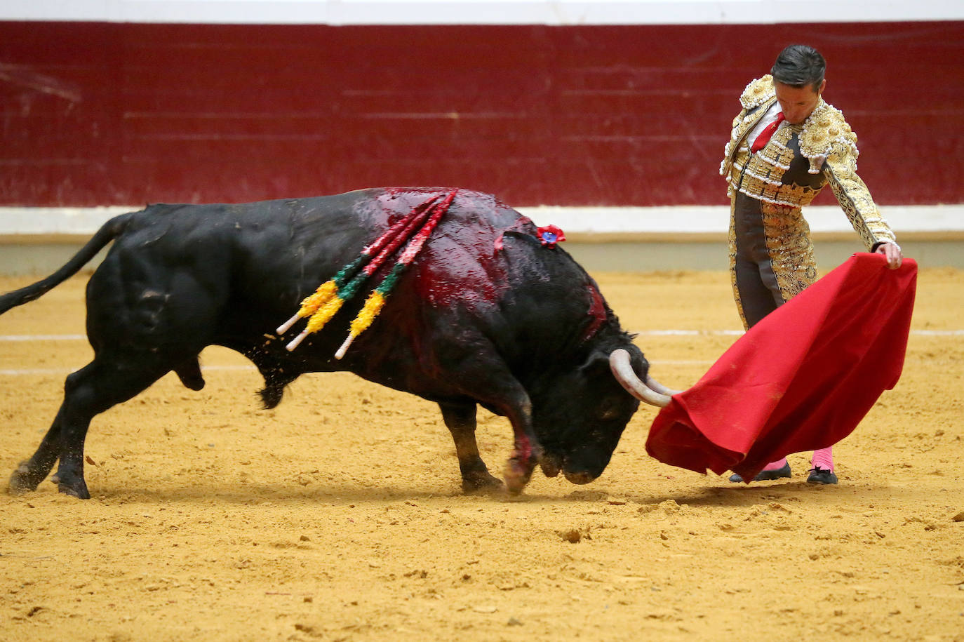 Antonio Ferrera ha cortado una oreja en el mano a mano con un Diego Urdiales que no ha tenido suerte con su lote