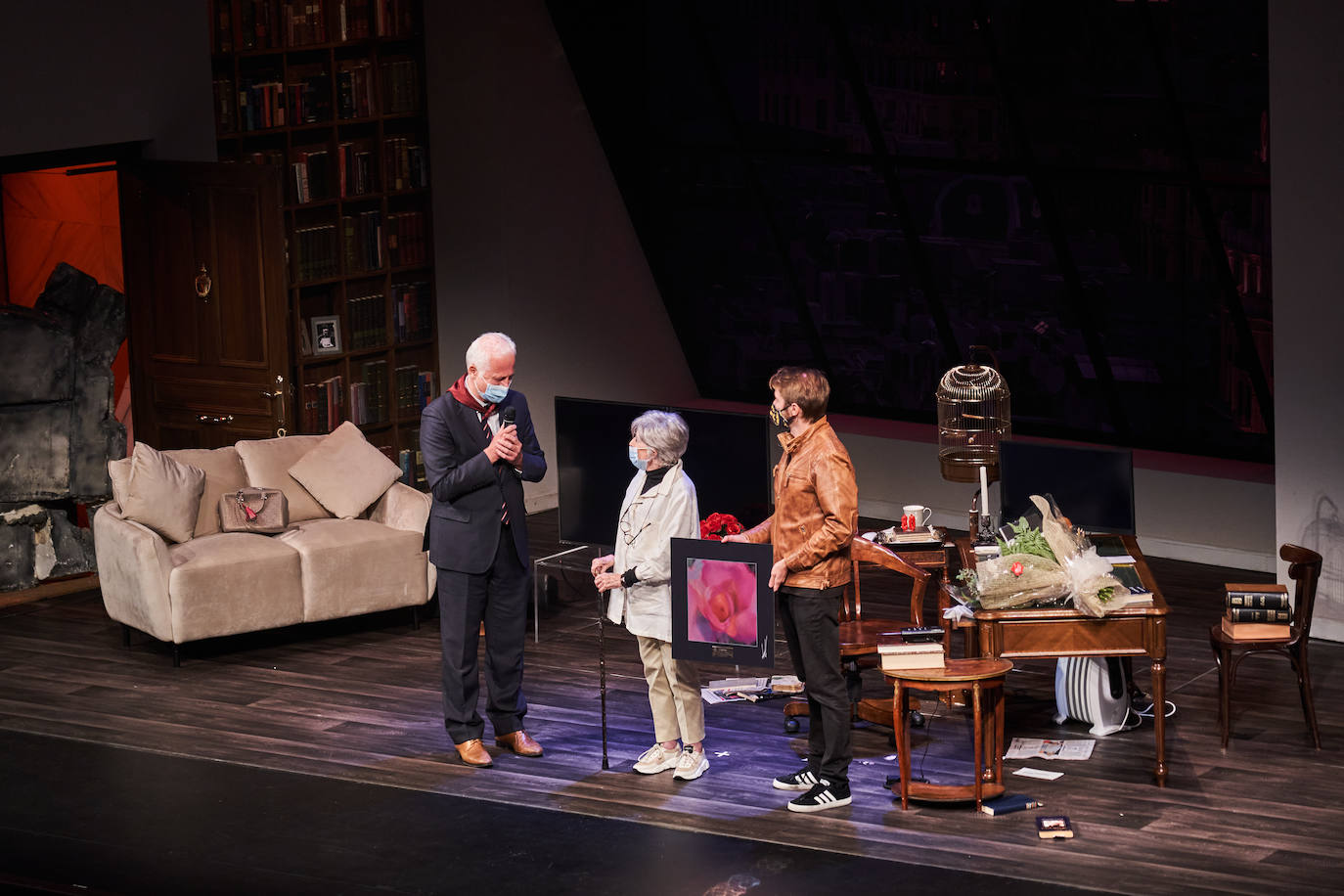 La actriz se ha despedido de las tablas con una representación en el Teatro Bretón de Logroño