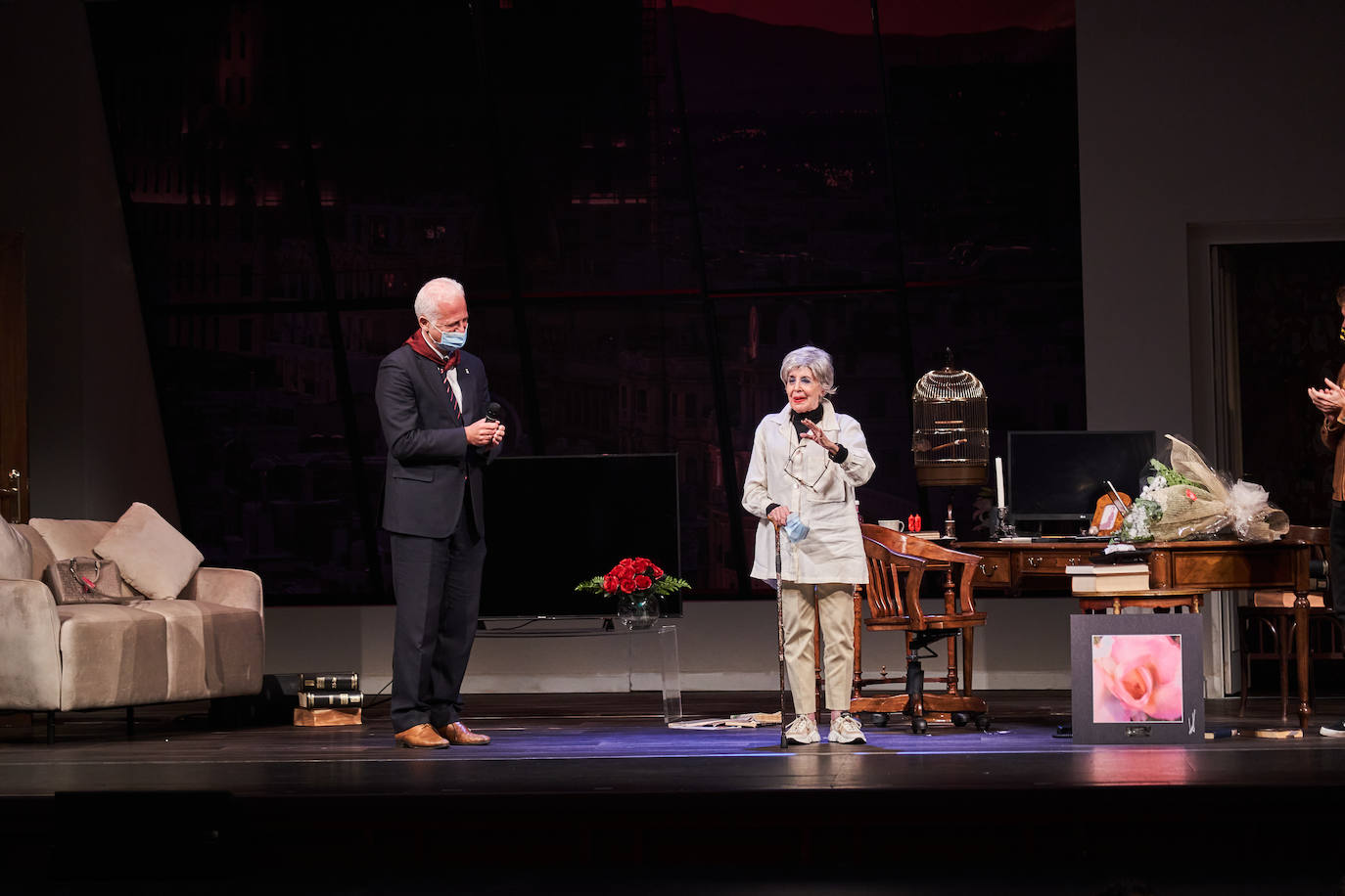 La actriz se ha despedido de las tablas con una representación en el Teatro Bretón de Logroño