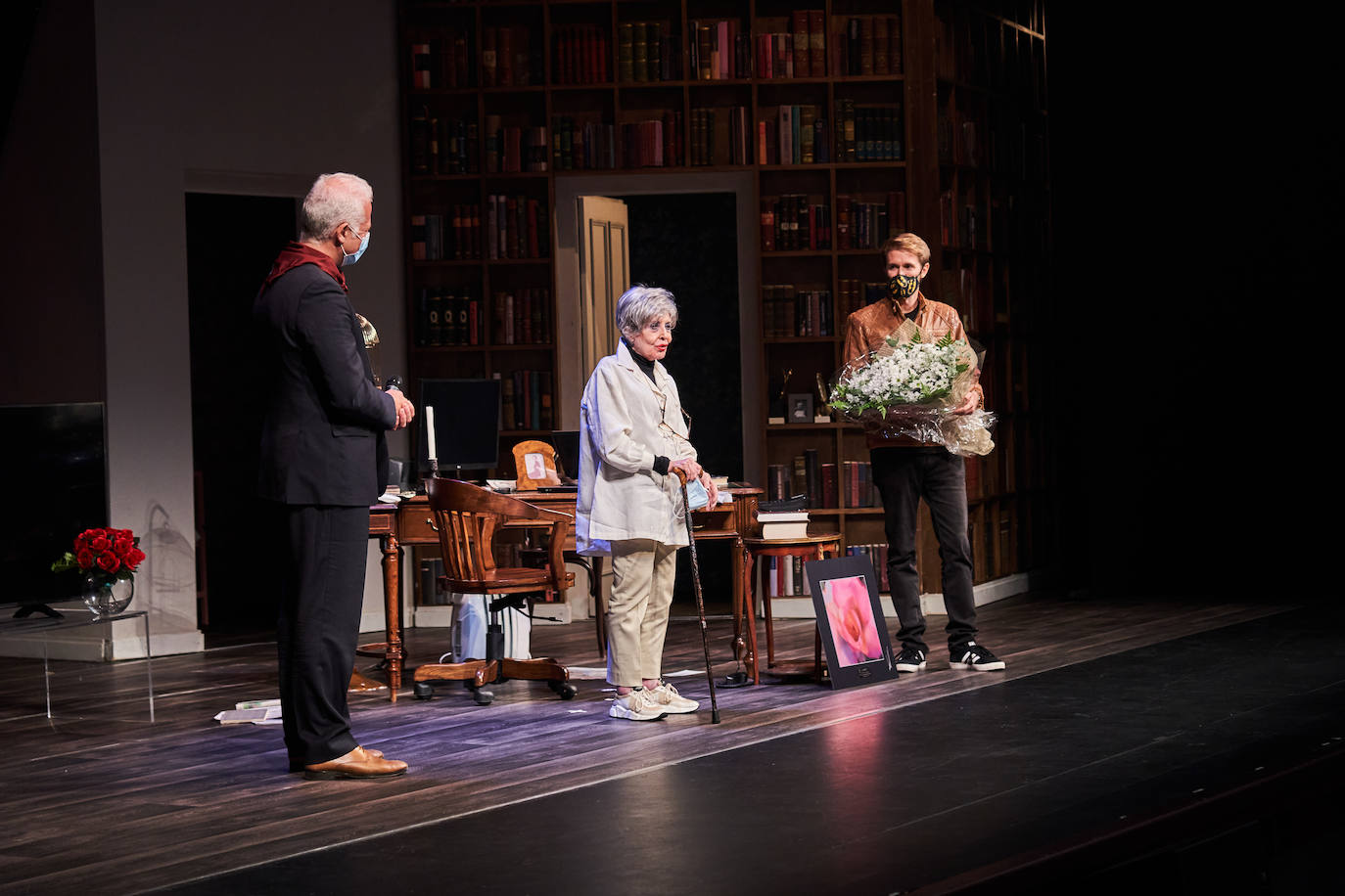 La actriz se ha despedido de las tablas con una representación en el Teatro Bretón de Logroño