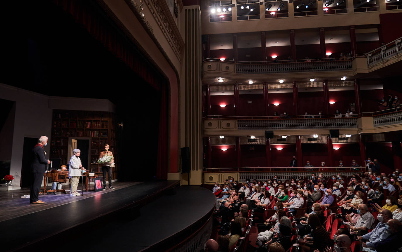 La actriz se ha despedido de las tablas con una representación en el Teatro Bretón de Logroño