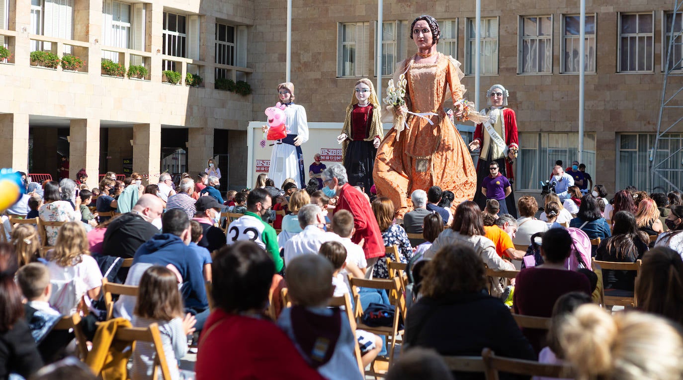 Fotos: Los Gigantes y cabezudos reaparecen en Logroño