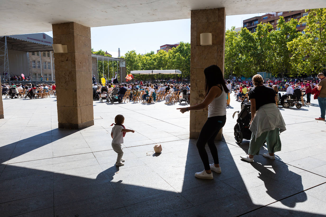 Fotos: Los Gigantes y cabezudos reaparecen en Logroño