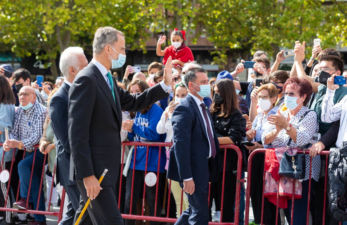 Fotos: Un caluroso recibimiento al rey Felipe VI en Logroño