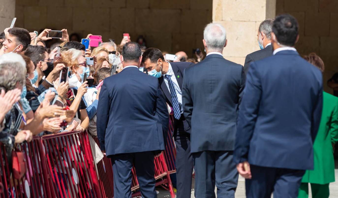 Fotos: Un caluroso recibimiento al rey Felipe VI en Logroño