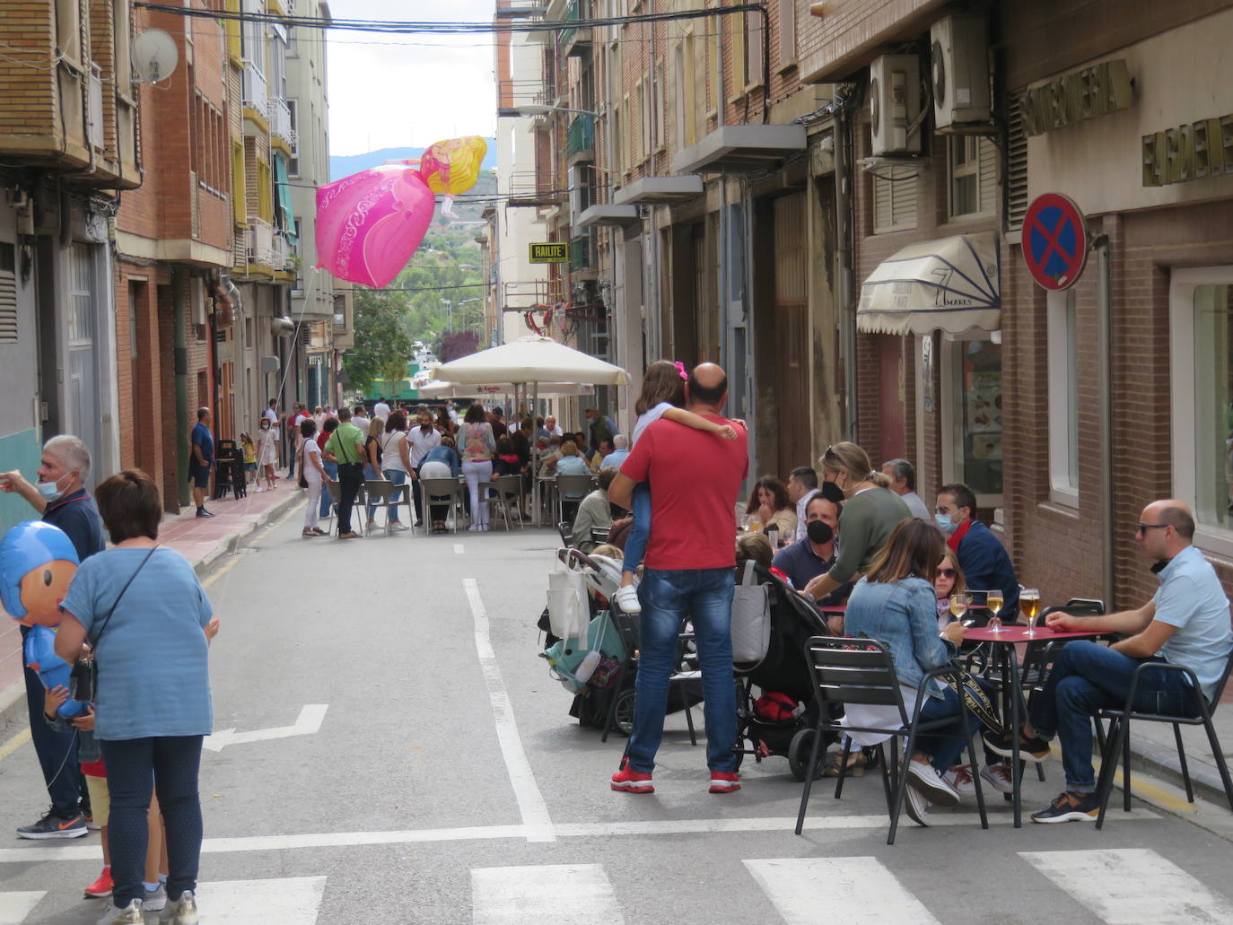 Arnedo sale a la calle para celebrar el que hubiera sido el primer día de sus fiestas en honor a San Cosme y San Damián