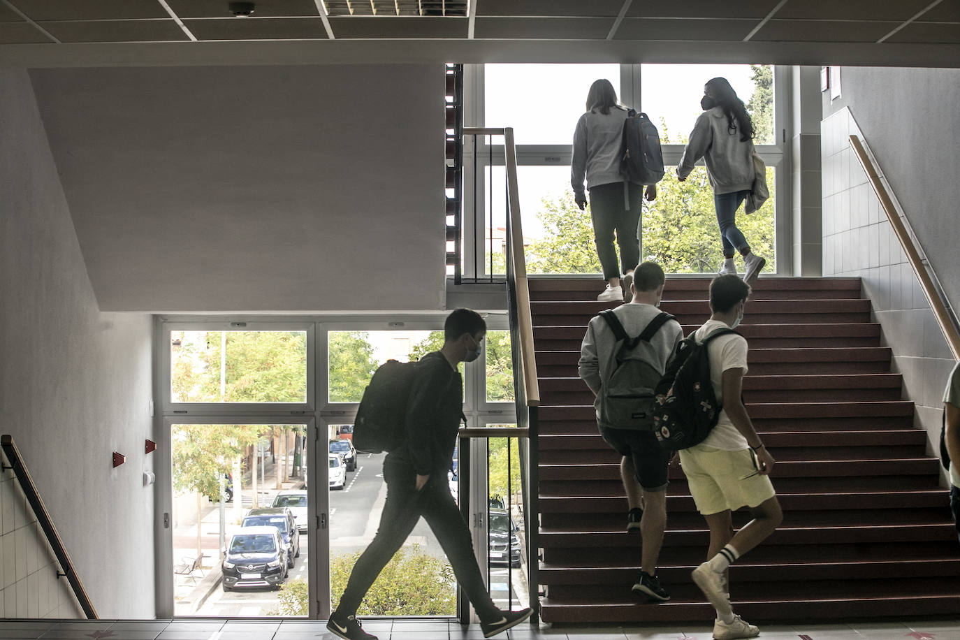 Fotos: Los universitarios regresan al campus de la UR en el primer día de un curso