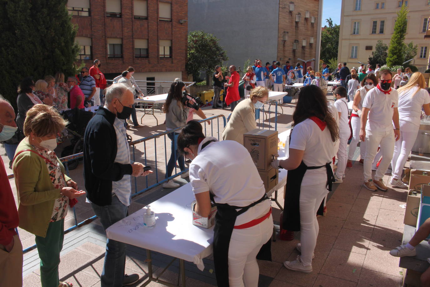 Fotos: Arnedo disfruta de la música y las degustaciones en la mañana de la cuarta jornada de sus fechas festivas