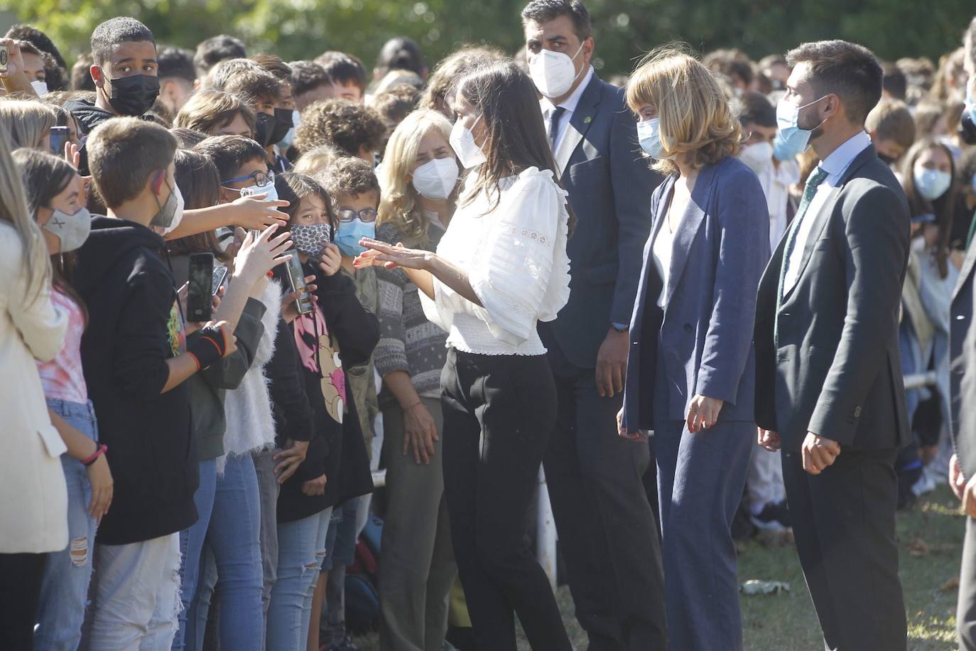 La reina Letizia ha visitado Haro para inaugurar el curso académico 2021/22 de Formación Profesional en el IES Ciudad de Haro. 