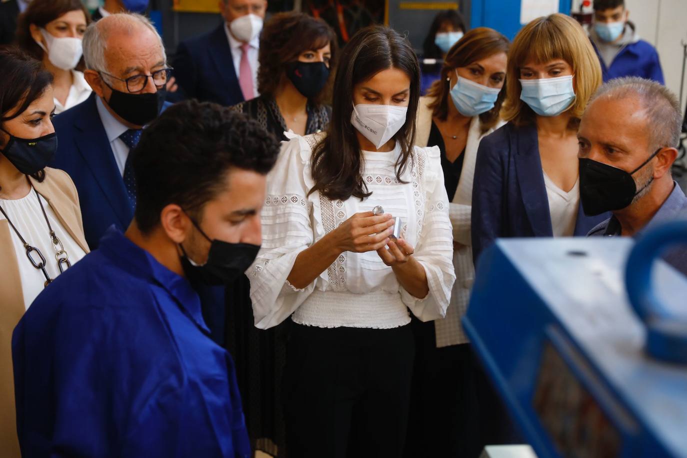 La reina Letizia ha visitado Haro para inaugurar el curso académico 2021/22 de Formación Profesional en el IES Ciudad de Haro. 