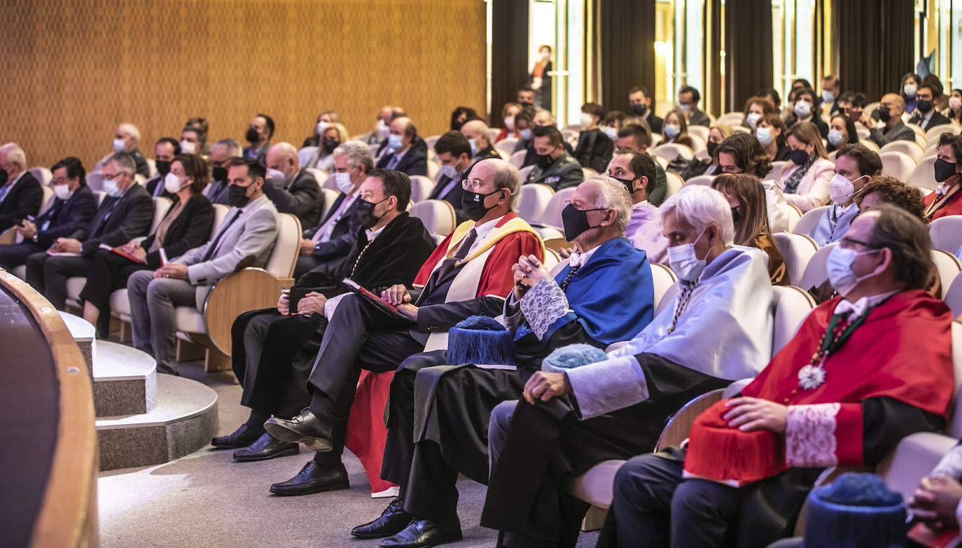 Fotos: Acto de apertura del curso en la UR