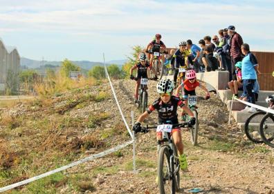 Imagen secundaria 1 - Arrúbal acoge el I Trofeo Escolar de BTT