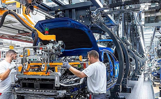 La falta de semiconductores reducirá en más de 7 millones la producción mundial de vehículos