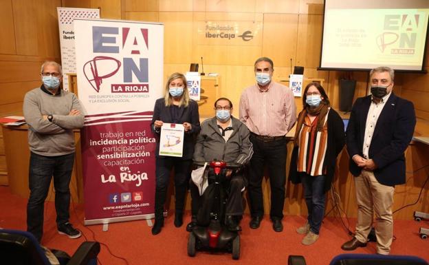 Juan Antonio Meléndez, Silvia Andrés (presidenta), Félix Fuertes, Jaime Caballero, Ana Ganuza y Jorge Chicote, en la presentación del 11º Informe 'El Estado de la Pobreza'.