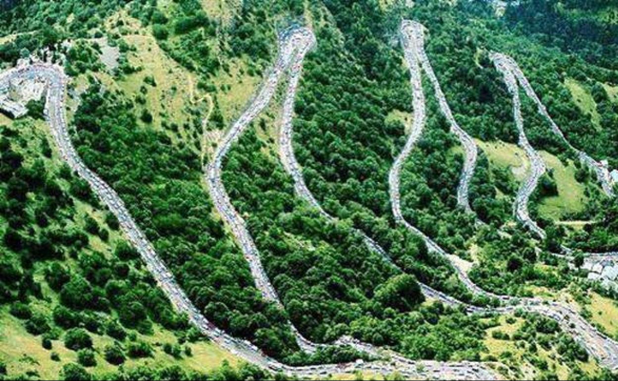 Las temibles curvas en la ascensión a Alpe d'Huez. 