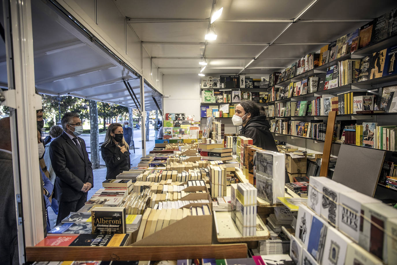 Fotos: El viernes de la feria &#039;Otoño de libros (y vinos)&#039;