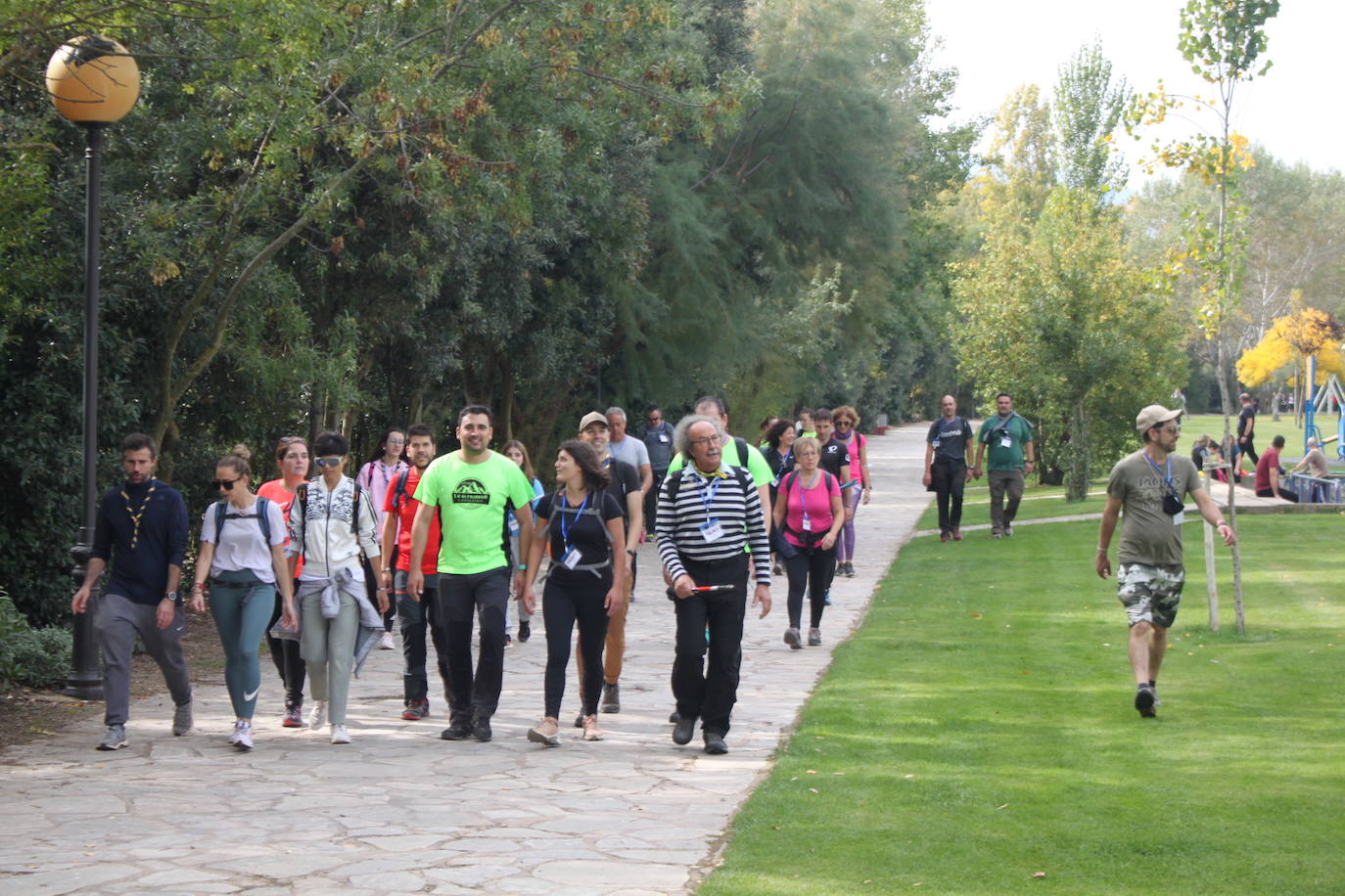 Ciento cuarenta caminantes participaron en la iniciativa. 