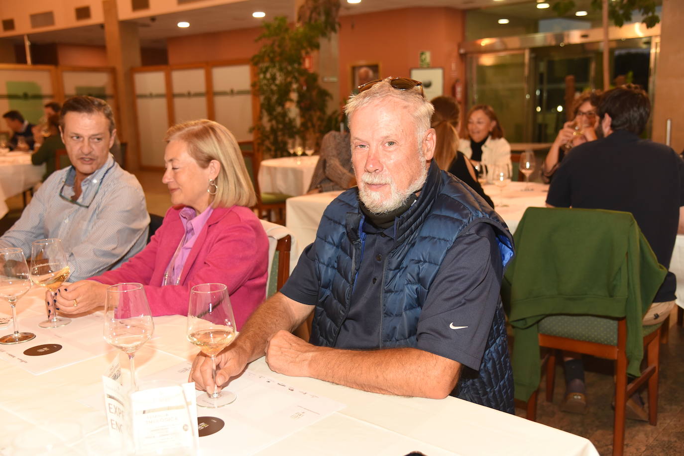 Los participantes en el torneo Finca de los Arandinos de la Liga de Golf y Vino, organizado por lomejordelvinoerioja.com, disfrutaron de los vinos de la bodega tras la jornada de juego.