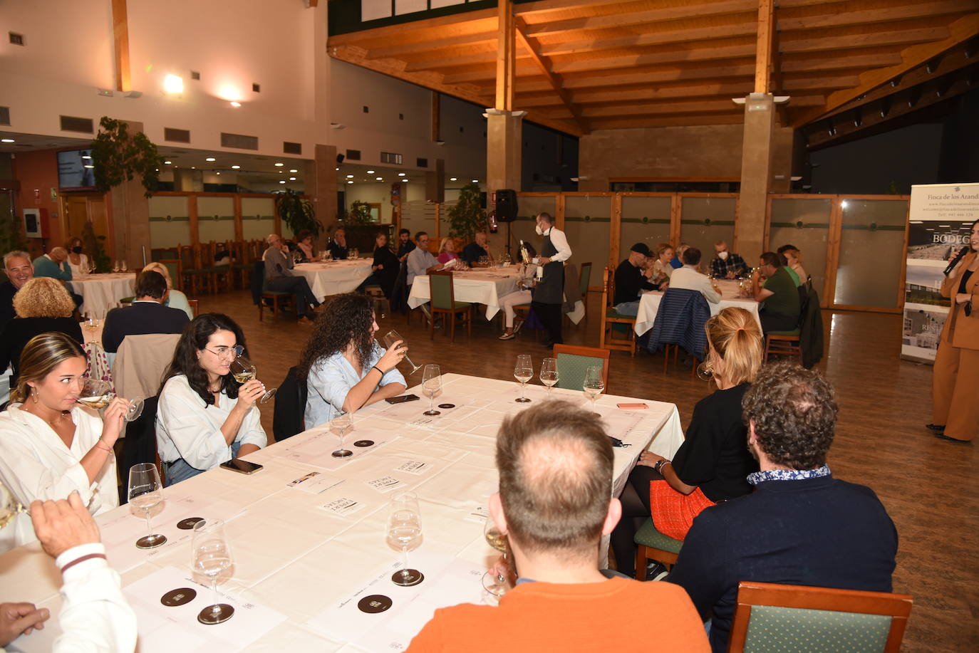 Los participantes en el torneo Finca de los Arandinos de la Liga de Golf y Vino, organizado por lomejordelvinoerioja.com, disfrutaron de los vinos de la bodega tras la jornada de juego.