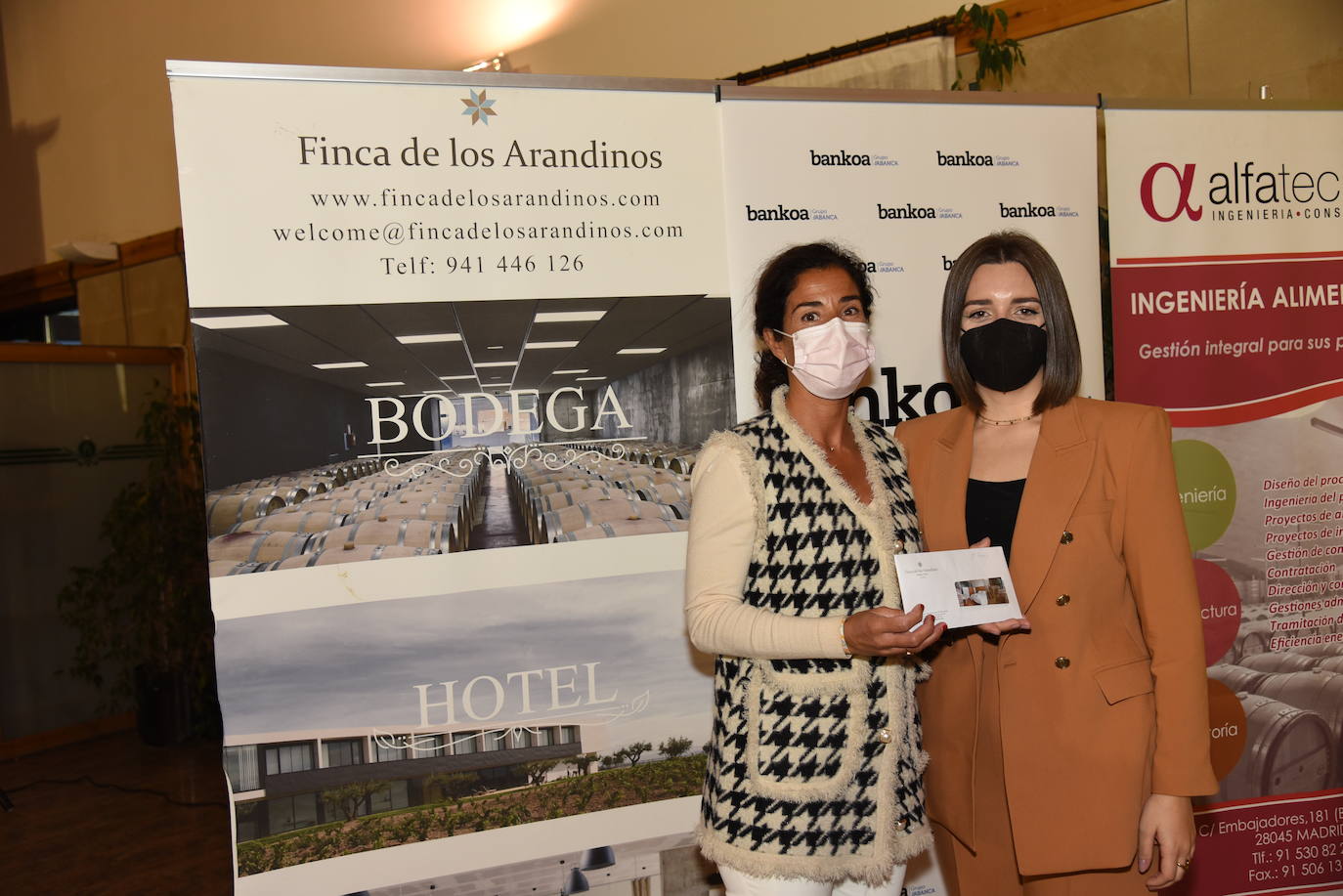 Los ganadores del torneo Bodegas Finca de los Arandinos de la Liga de Golf y Vino, organizado por lomejordelvinoerioja.com, recibieron sus premios.