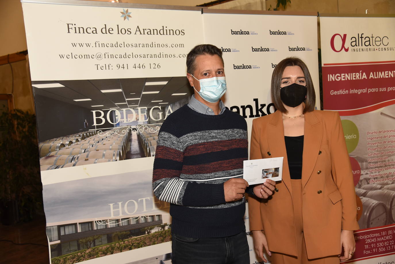 Los ganadores del torneo Bodegas Finca de los Arandinos de la Liga de Golf y Vino, organizado por lomejordelvinoerioja.com, recibieron sus premios.