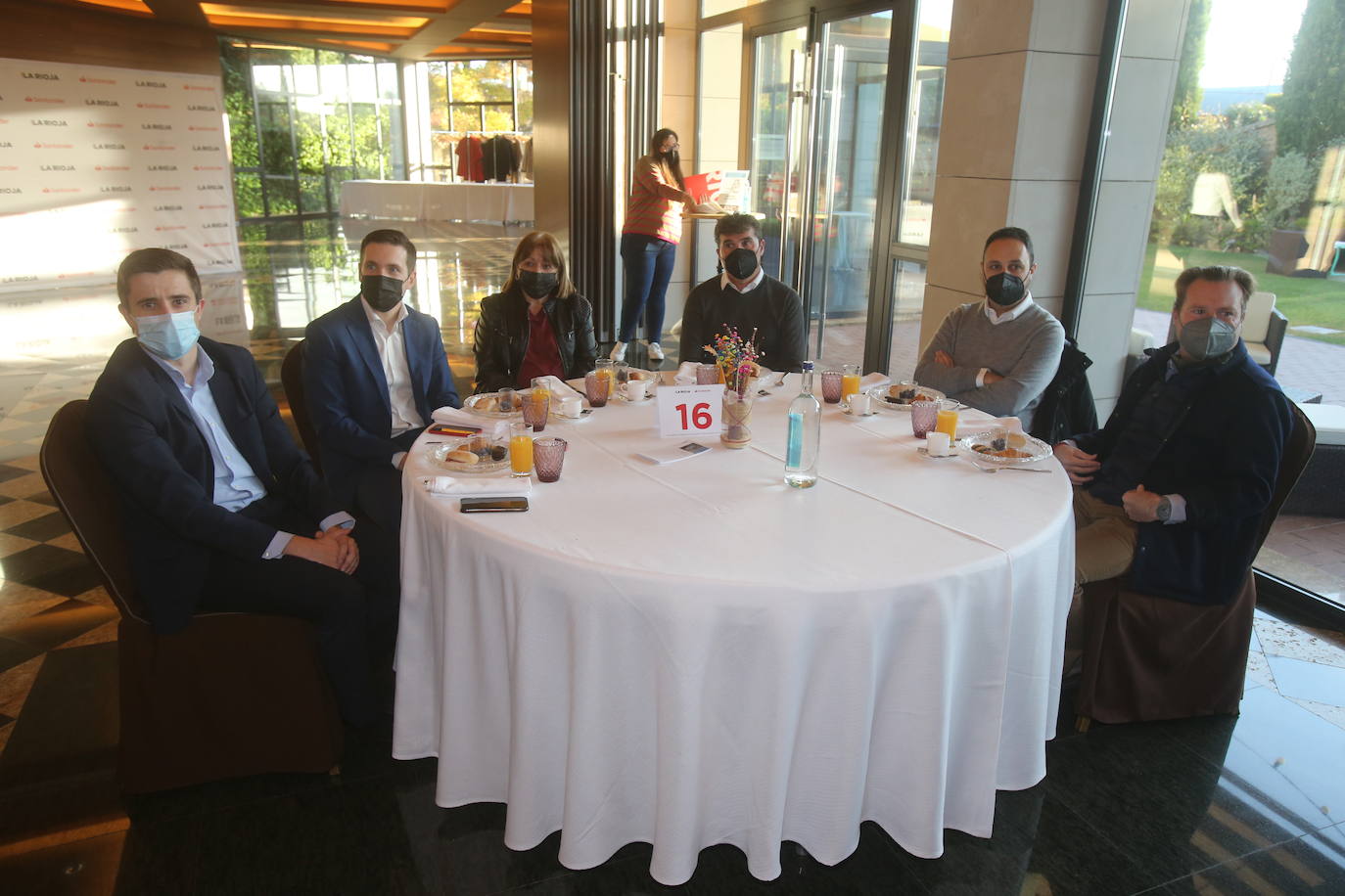 Fotos: Hita expone la política agraria regional en el Foro Agro Santander