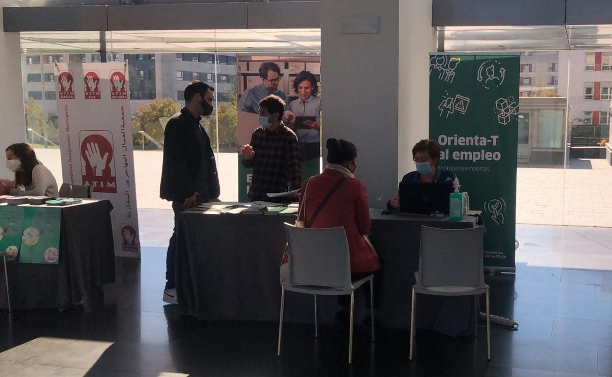 Stand del Gobierno de La Rioja en la Feria de Empleo. 