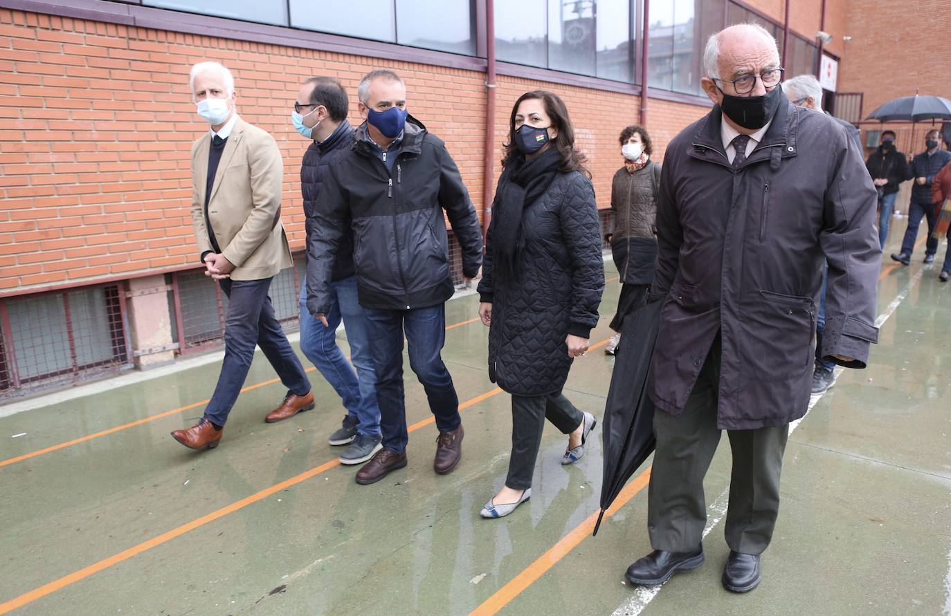 La comunidad educativa del colegio Sagrado Corazón (Jesuitas), donde estudiaba el pequeño asesinado, ha guardado un minuto de silencio