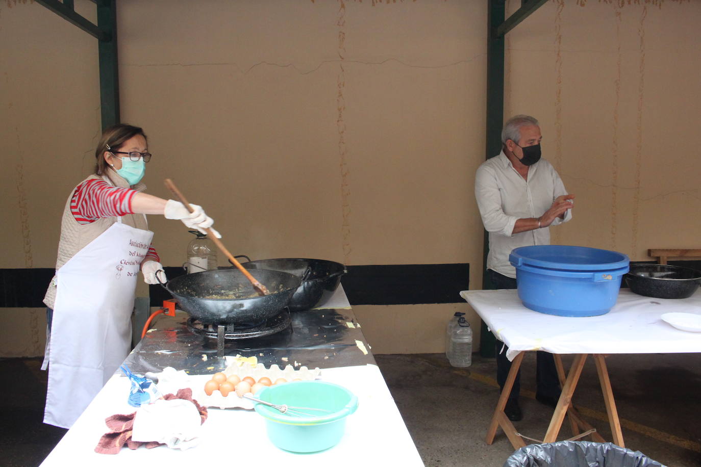 El vestíbulo y el entorno del Teatro Cervantes se han transformado este domingo en embajadas del entorno natural de la ciudad del calzado