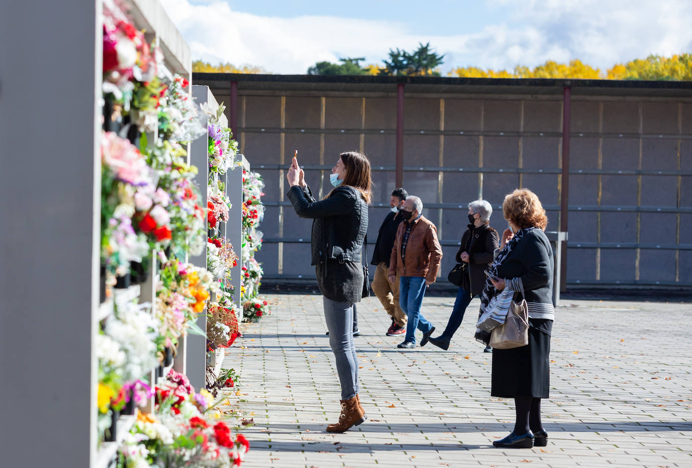 Fotos: Día de Todos los Santos en el cementerio de Logroño