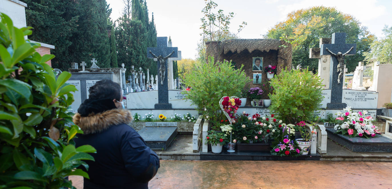 Fotos: Día de Todos los Santos en el cementerio de Logroño