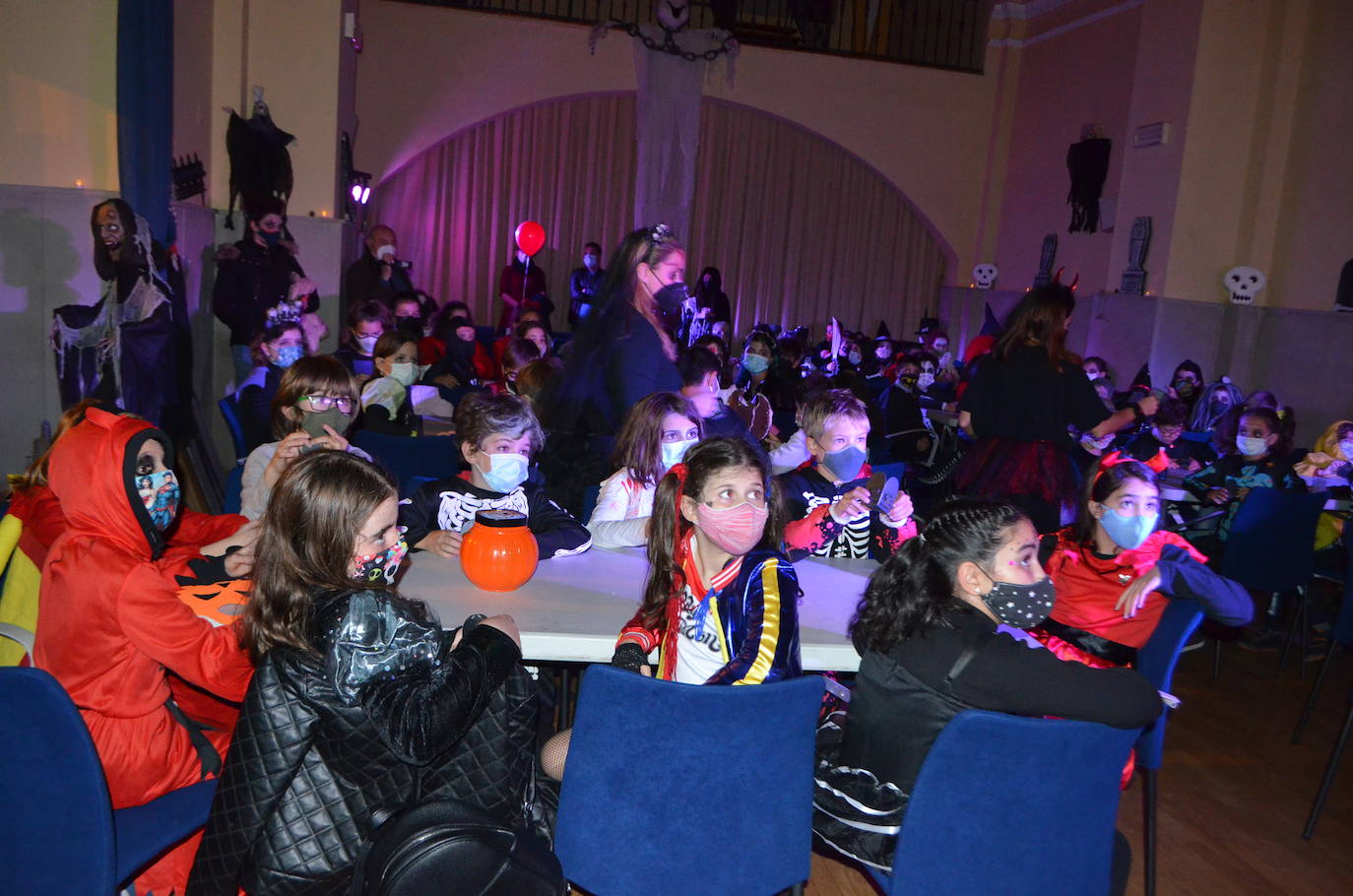 Fotos: Fiesta de Halloween en la Ermita de la Concepción en Calahorra