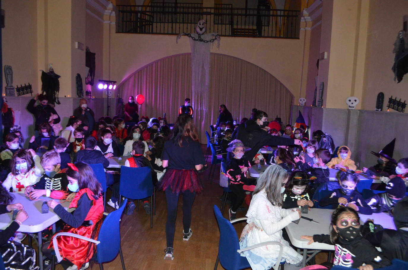 Fotos: Fiesta de Halloween en la Ermita de la Concepción en Calahorra