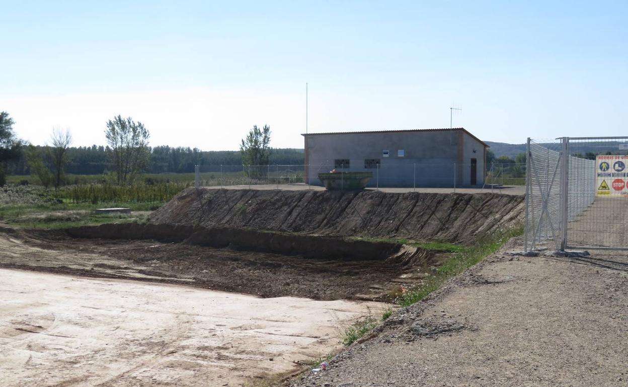 Obras en el soto del Estajao. 