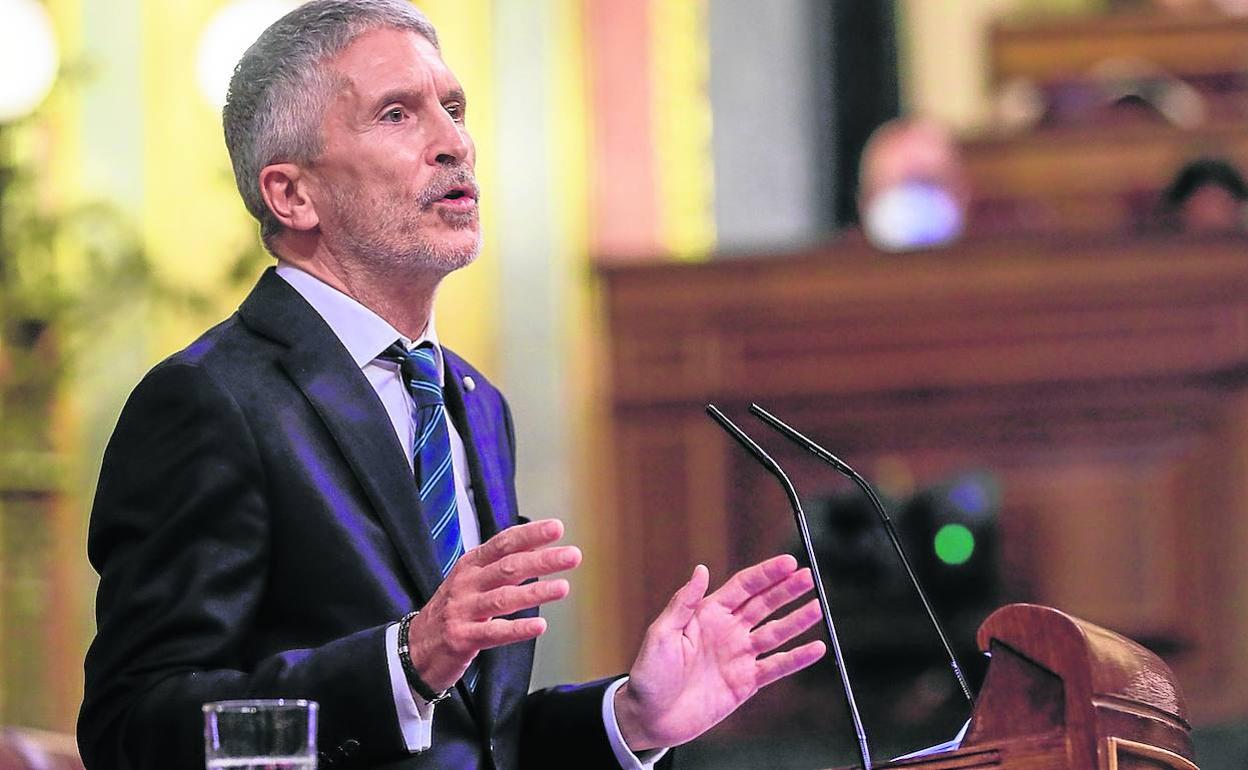 El ministro del Interior, Fernando Grande-Marlaska, durante una de sus intervenciones en el pleno de la jornada de este miércoles.