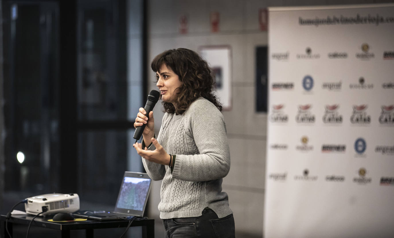 Janire Moraza presentó para el club de catas de lomejordelvinoderioja.com una buena muestra de la colección de vinos de la bodega familiar de San Vicente. 