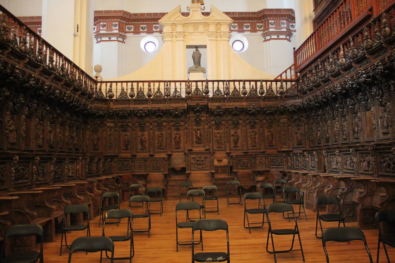 Fotos: El templo alfareño de San Miguel plantea acondicionar un paseo turístico bajo sus cubiertas