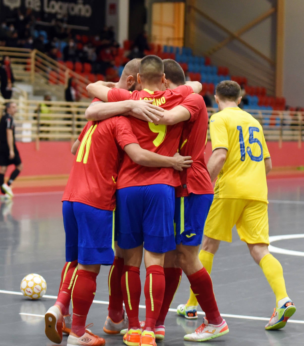 La selección de fútbol sala se ha impuesto en un partido de preparación disputado en la capital riojana