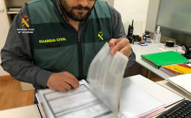 Un de los agentes de la Guardia Civil que han trabajado en el caso.