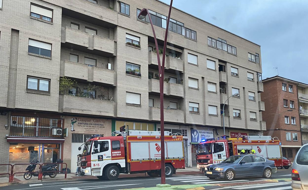 Extinguido un incendio en la plaza Castañares de Rioja de Haro